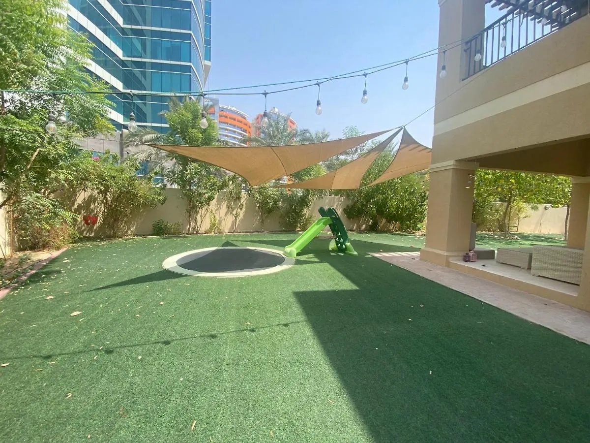 Spacious 4-Bedroom Villa, Children Friendly contacts